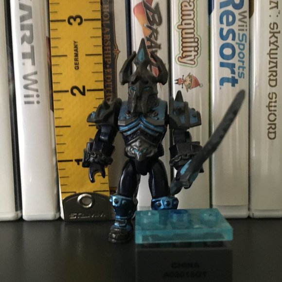 Rare Mega Bloks World of Warcraft Blind Pack - Night Elf Death Knight - Picture 8 of 9